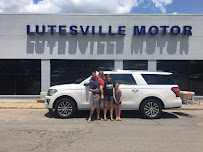 Lutesville Ford 01